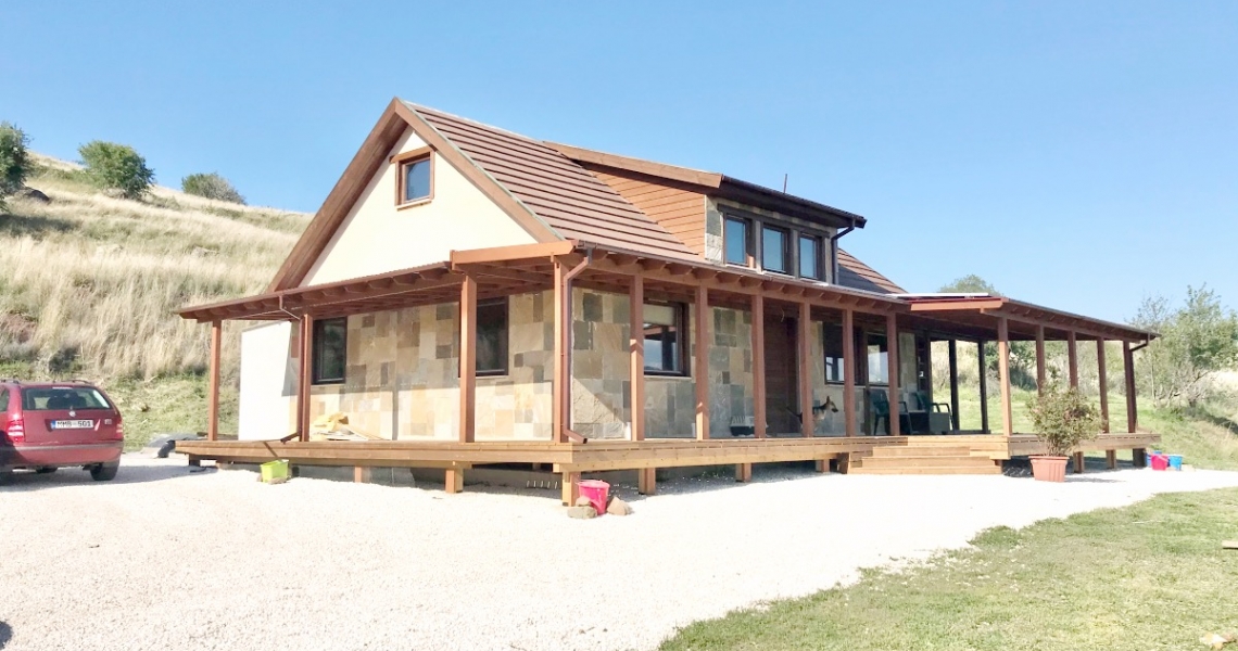 Qlistings - A real country house for sale, ultimate OFF GRID experience Property ID:V4PSTAT_O09 Property Image