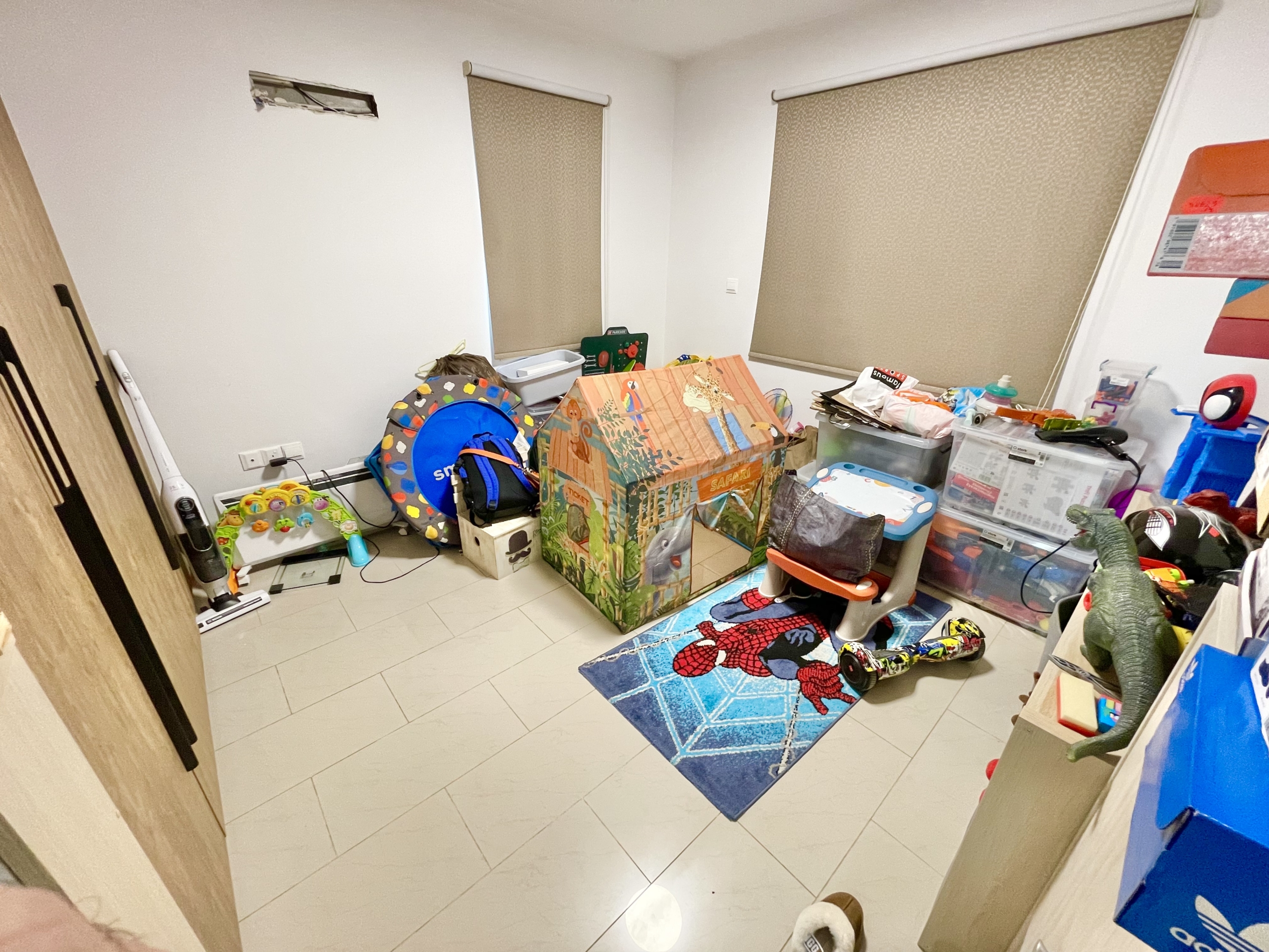 42F7A104-E3A6-4F6B-ADE7-DA9D55A2E3E5