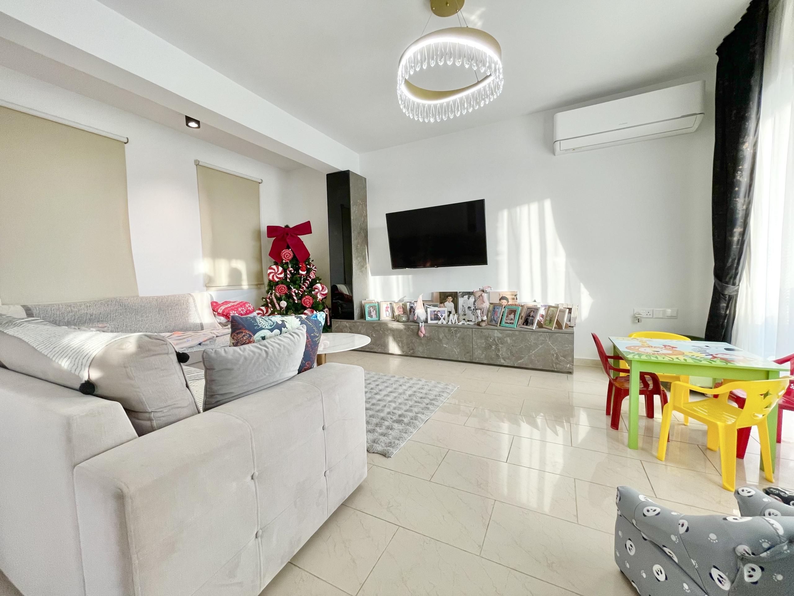 56DE7BA2-814E-40C3-9FEE-EBDD6FFB493B