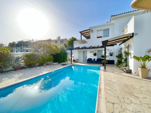 4-Bedroom Villa with Sea Views, gently says: “Stay.”