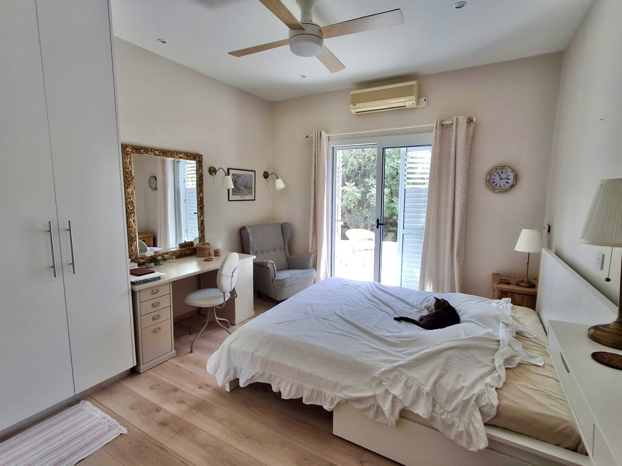 38556661-8D9A-4E1D-AC1B-3A155257F392