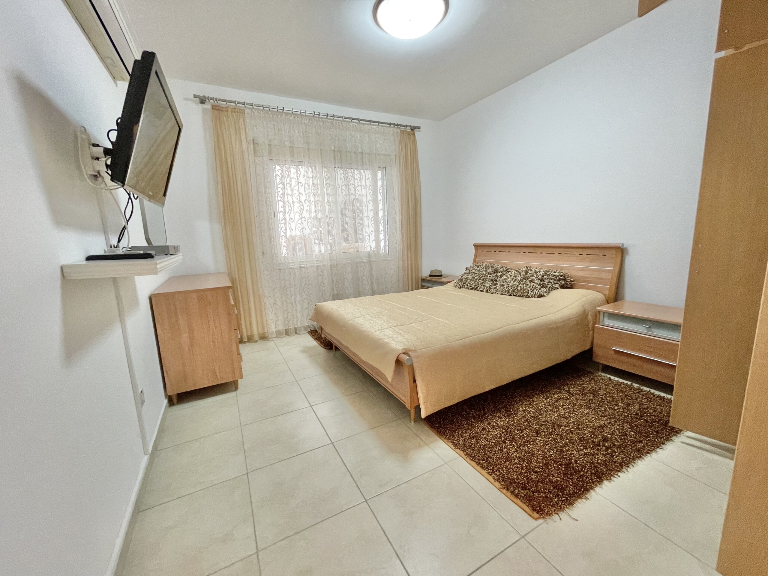 35005B25-99E7-4312-9FE0-4E7A9C47520A