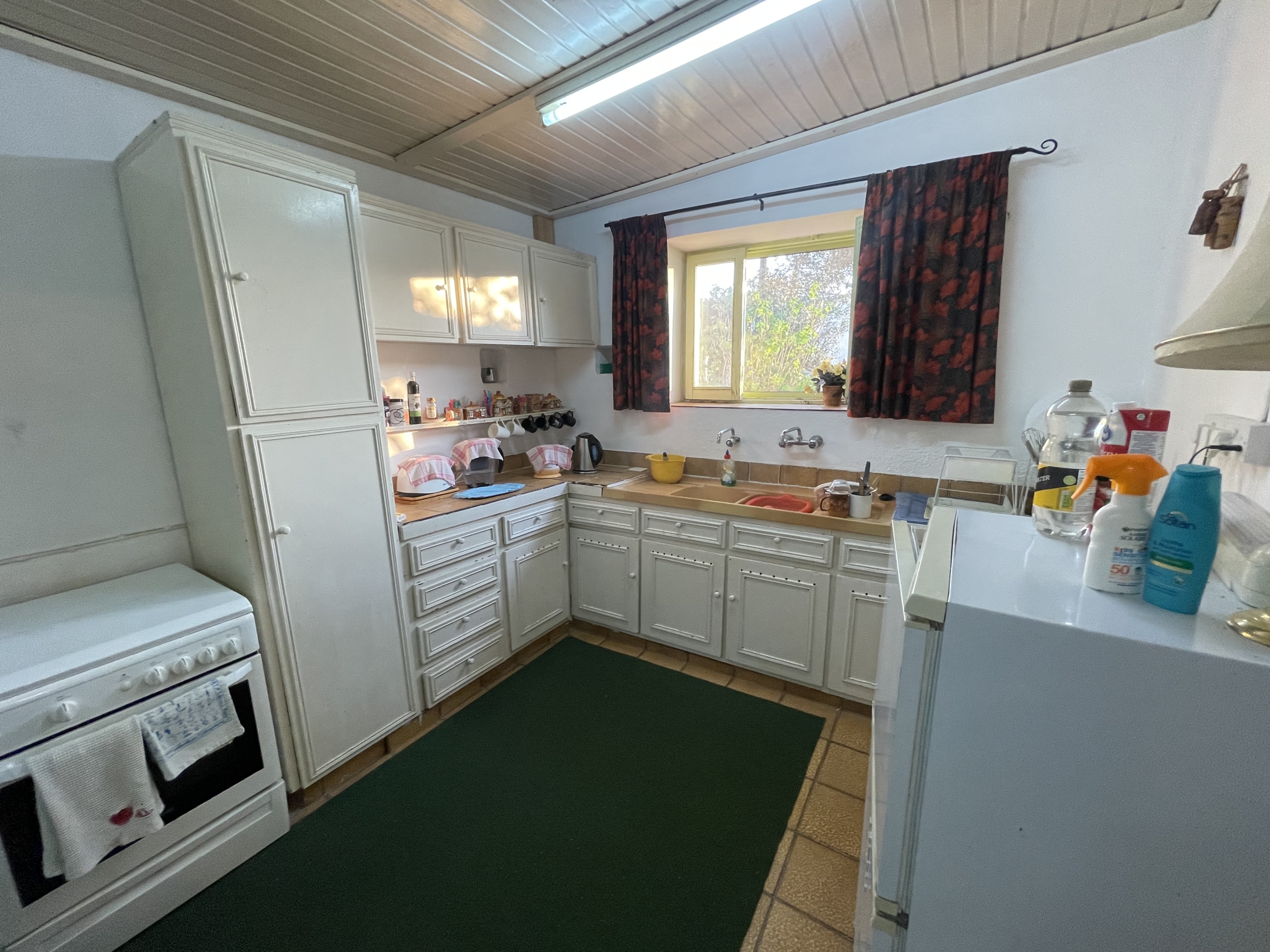 B8C59C4D-8B22-4088-94BB-2206293530BC