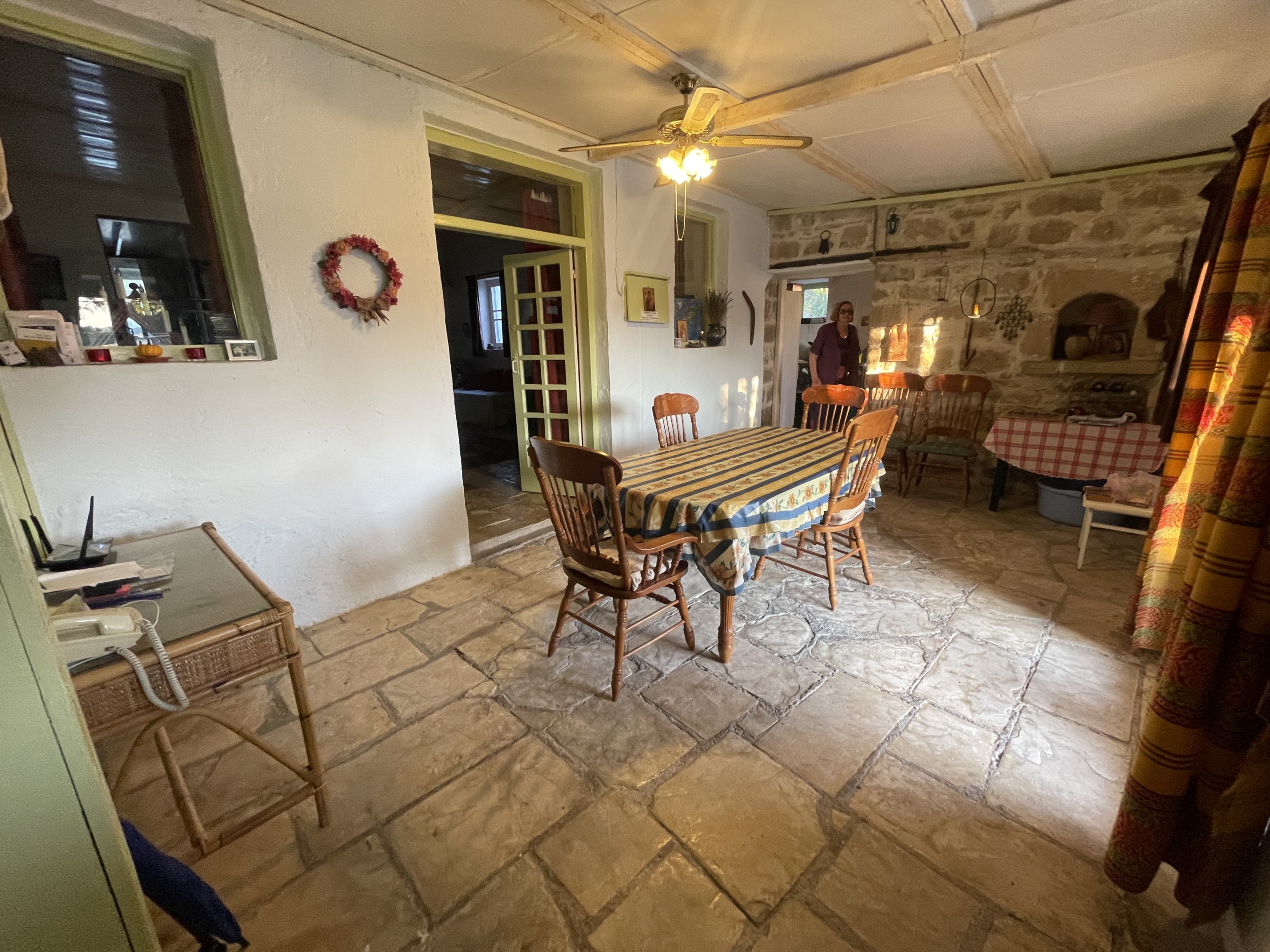 C7D86824-7143-4E0D-A88C-27B2F1C32EBF