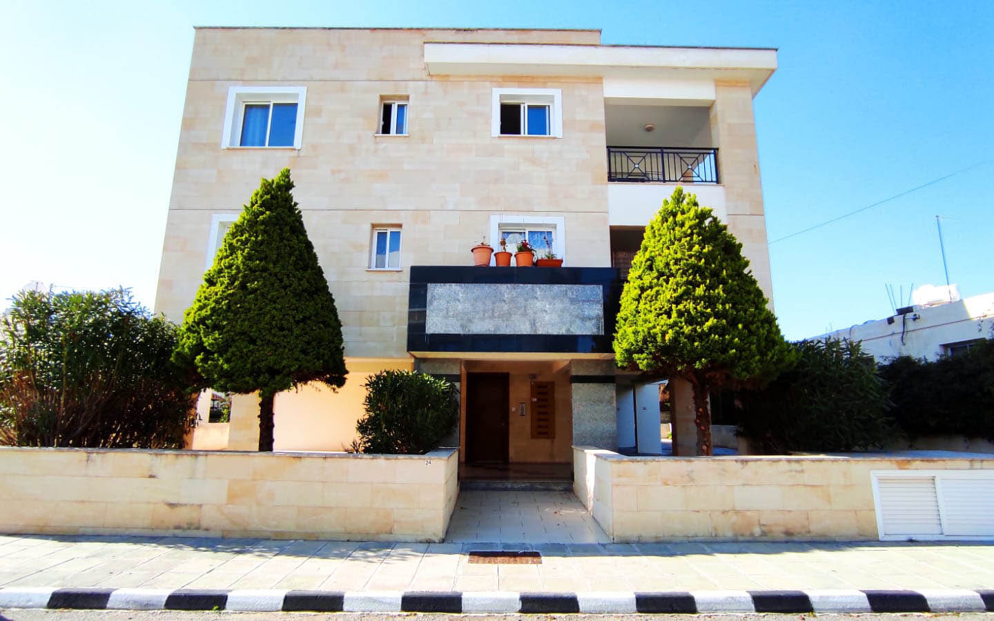 key-ready-apartment-for-sale-paphos-universal-cyprus8