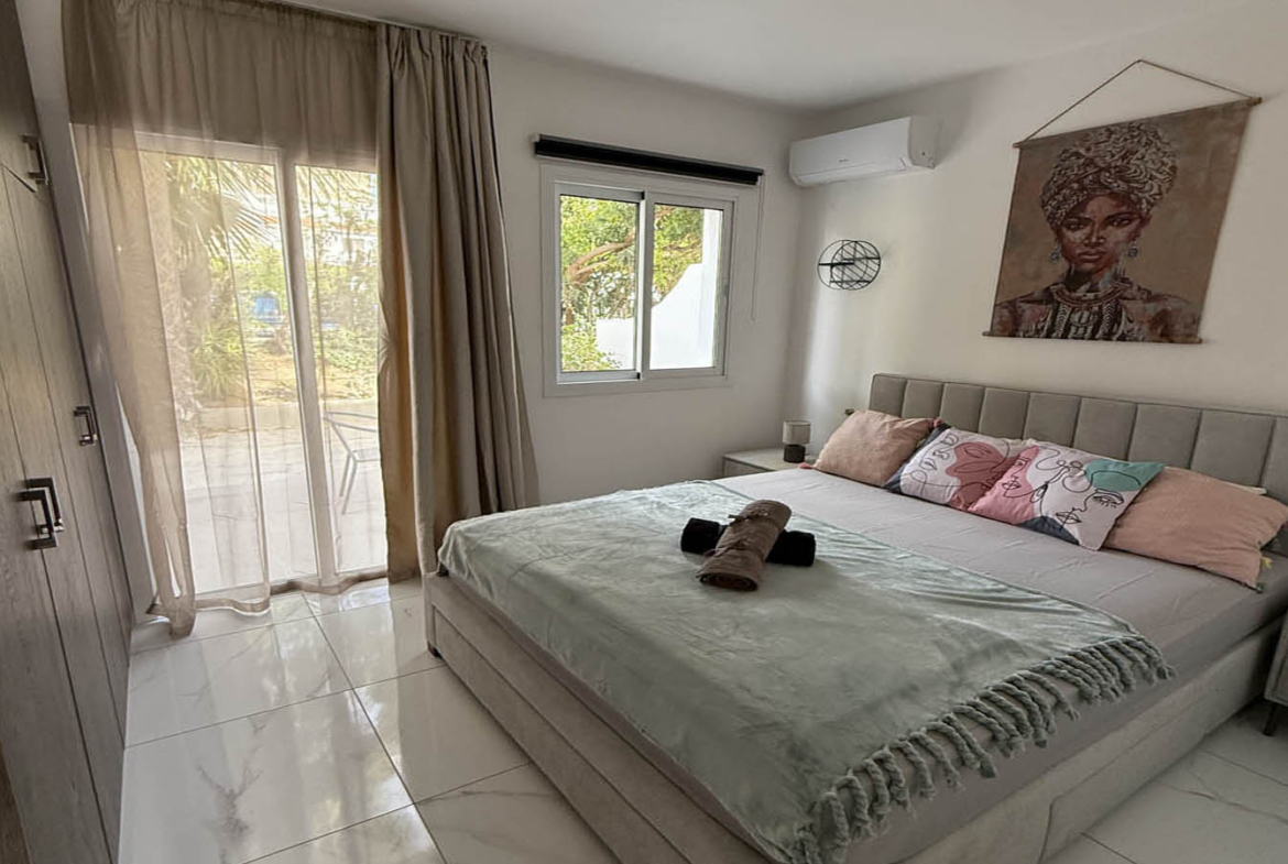 2-Bedroom Townhouse in Kings Beach Park, just 300 meters from the sea