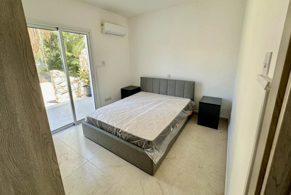 2-Bedroom Townhouse in Kings Beach Park, just 300 meters from the sea