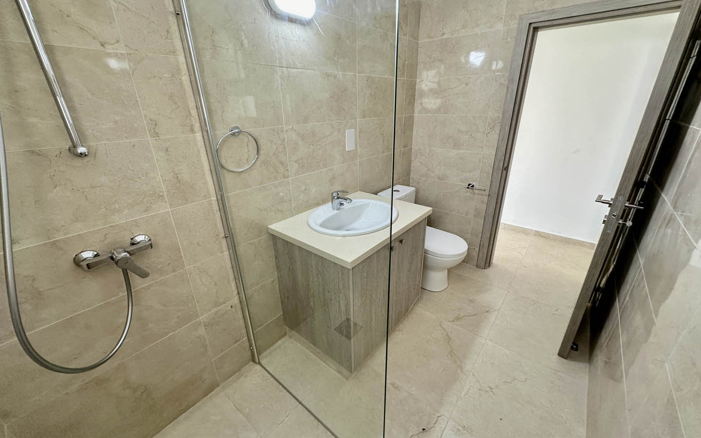 Renovation example №2(3) 2-Bedroom Townhouse in Kings Beach Park, just 300 meters from the sea