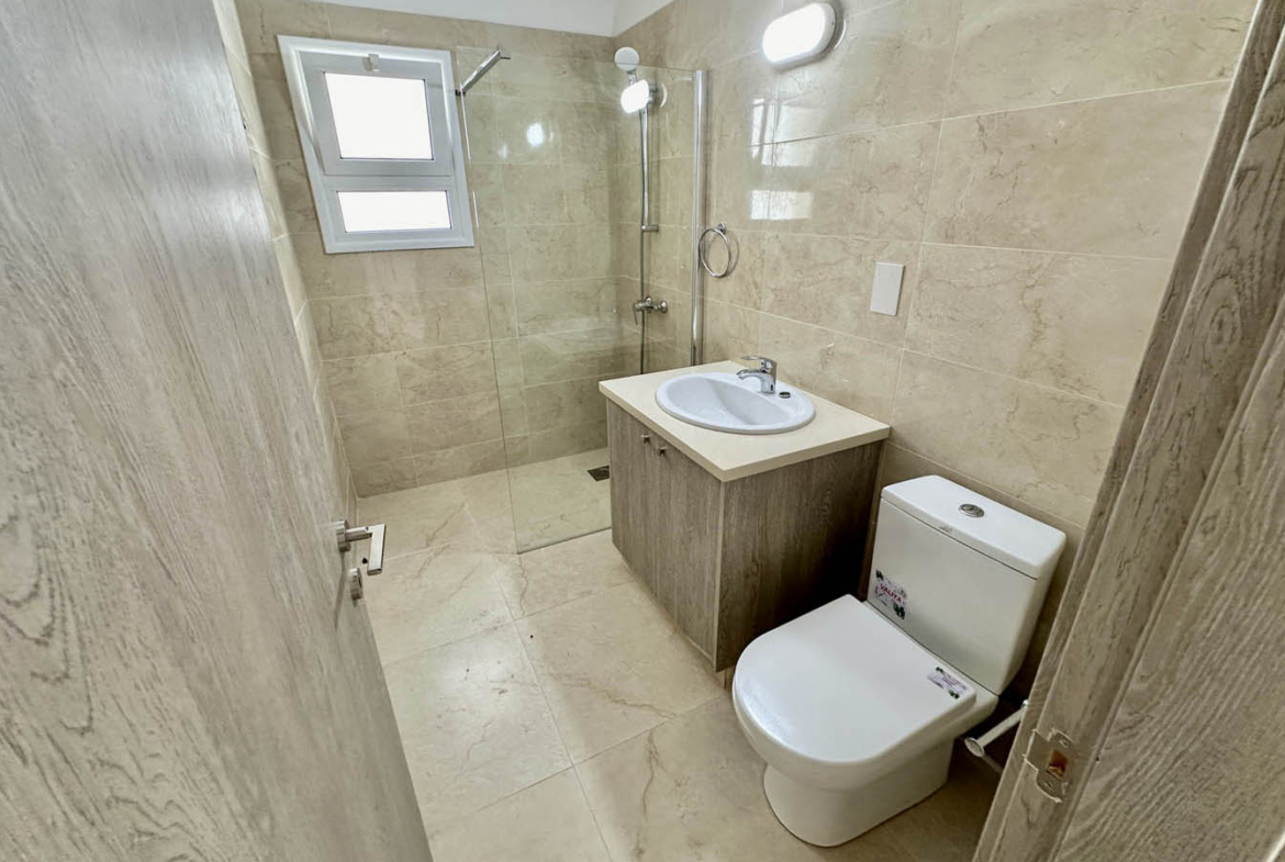 2-Bedroom Townhouse in Kings Beach Park, just 300 meters from the sea