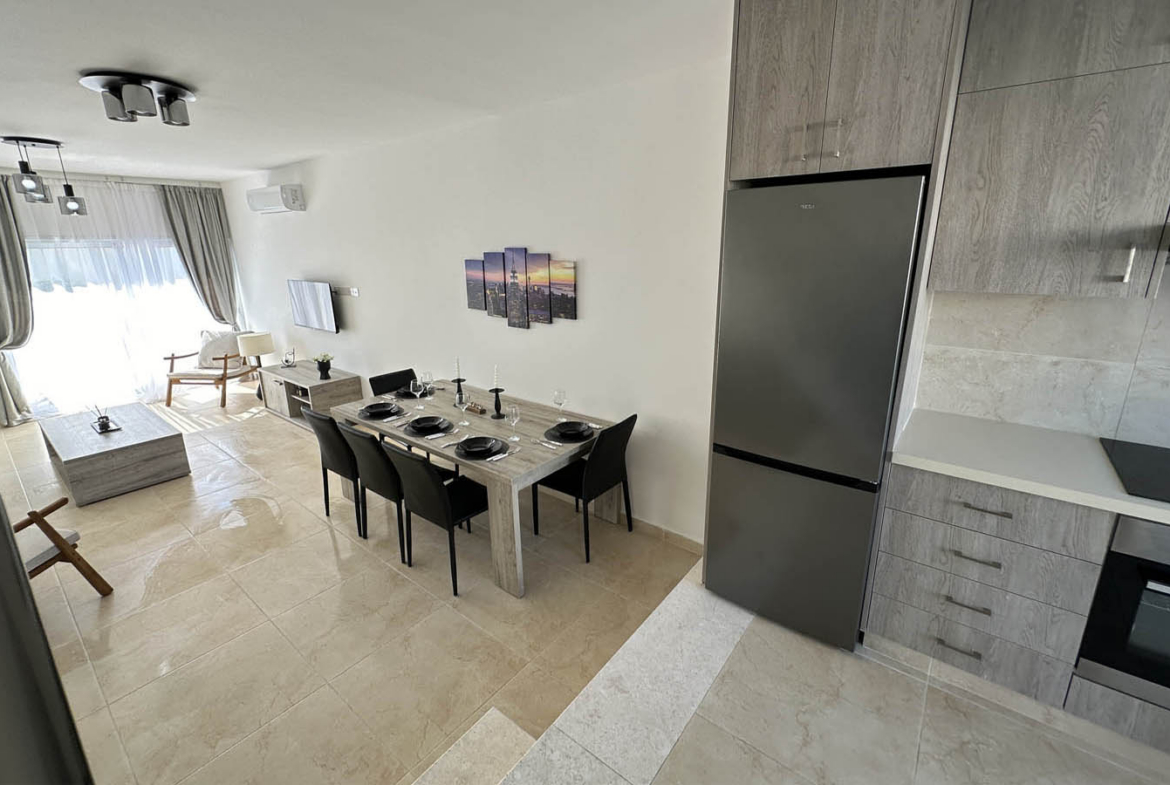 2-Bedroom Townhouse in Kings Beach Park, just 300 meters from the sea