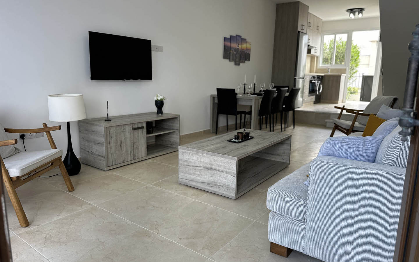 Renovation example №3(1) 2-Bedroom Townhouse in Kings Beach Park, just 300 meters from the sea