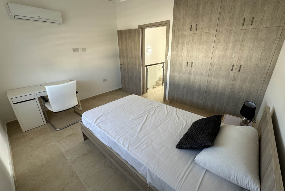 2-Bedroom Townhouse in Kings Beach Park, just 300 meters from the sea