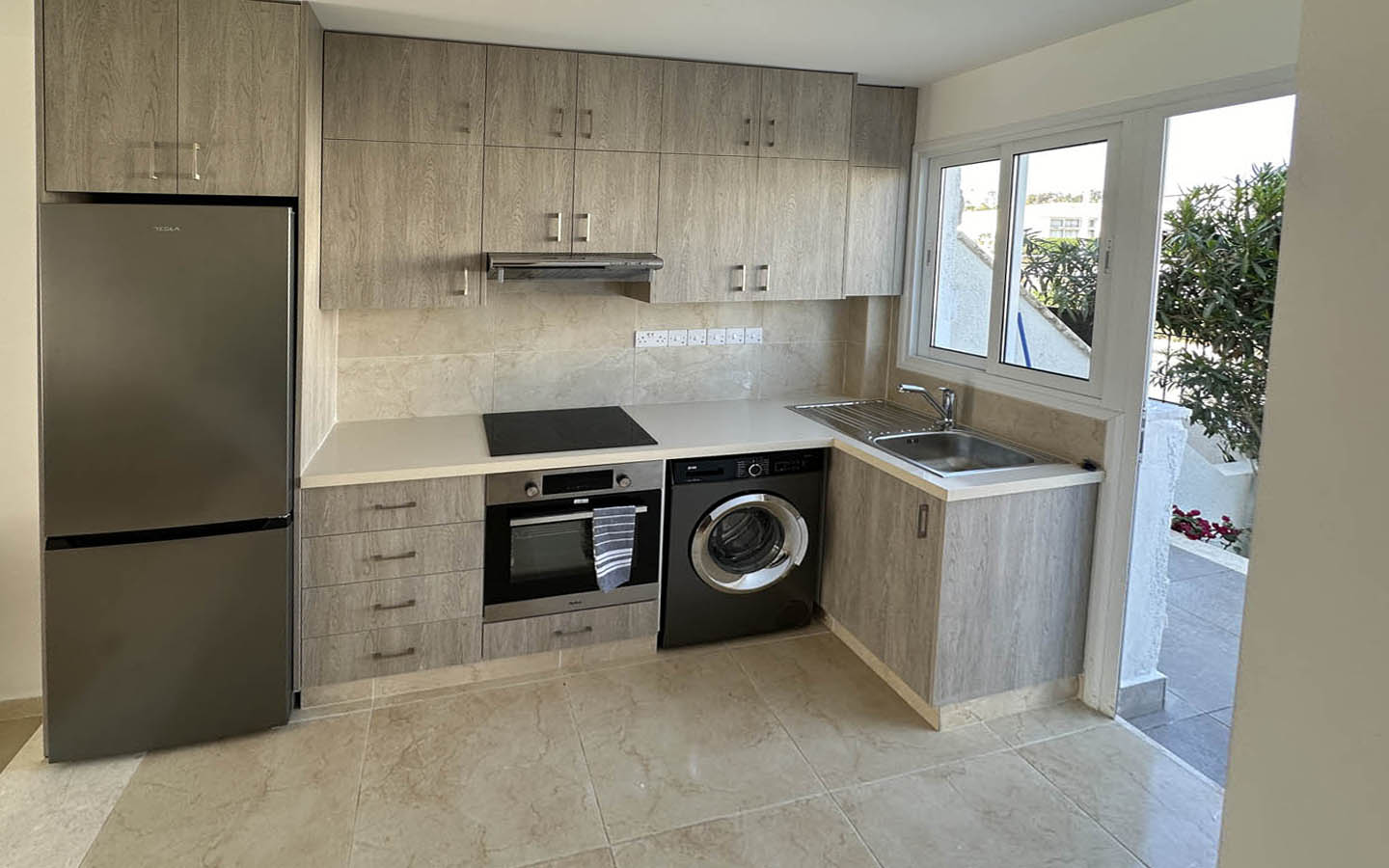 Renovation example №3(11) 2-Bedroom Townhouse in Kings Beach Park, just 300 meters from the sea