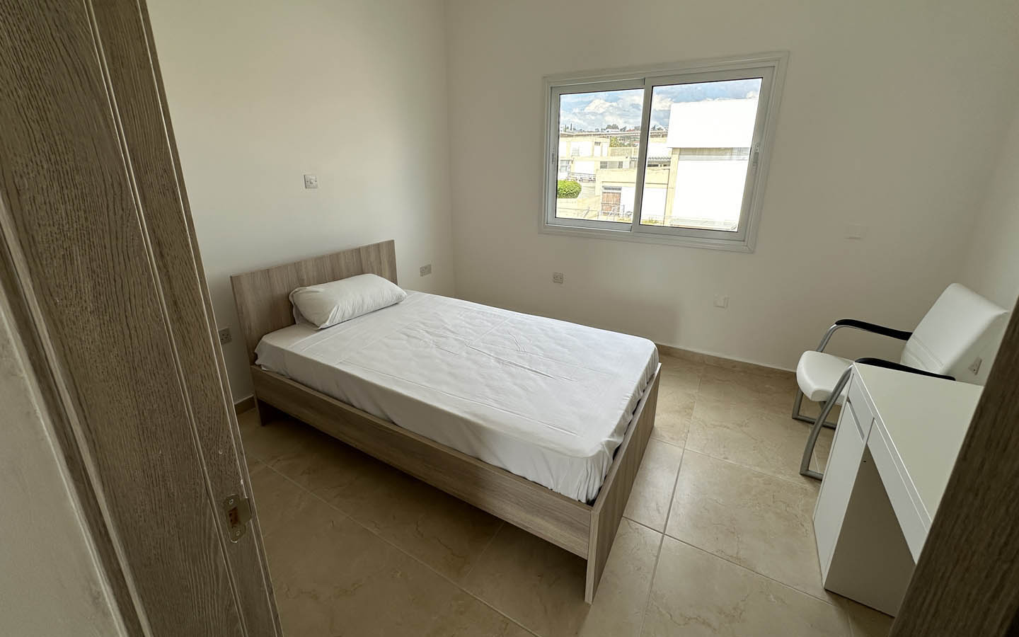 Renovation example №3(19) 2-Bedroom Townhouse in Kings Beach Park, just 300 meters from the sea