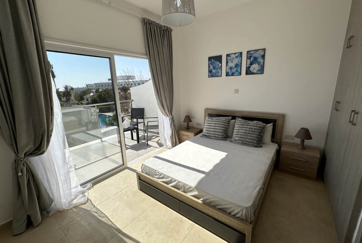 2-Bedroom Townhouse in Kings Beach Park, just 300 meters from the sea