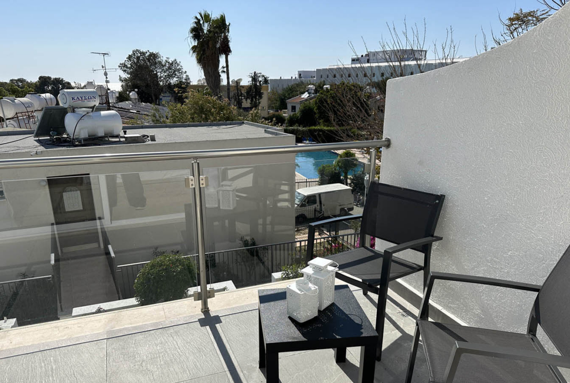 2-Bedroom Townhouse in Kings Beach Park, just 300 meters from the sea