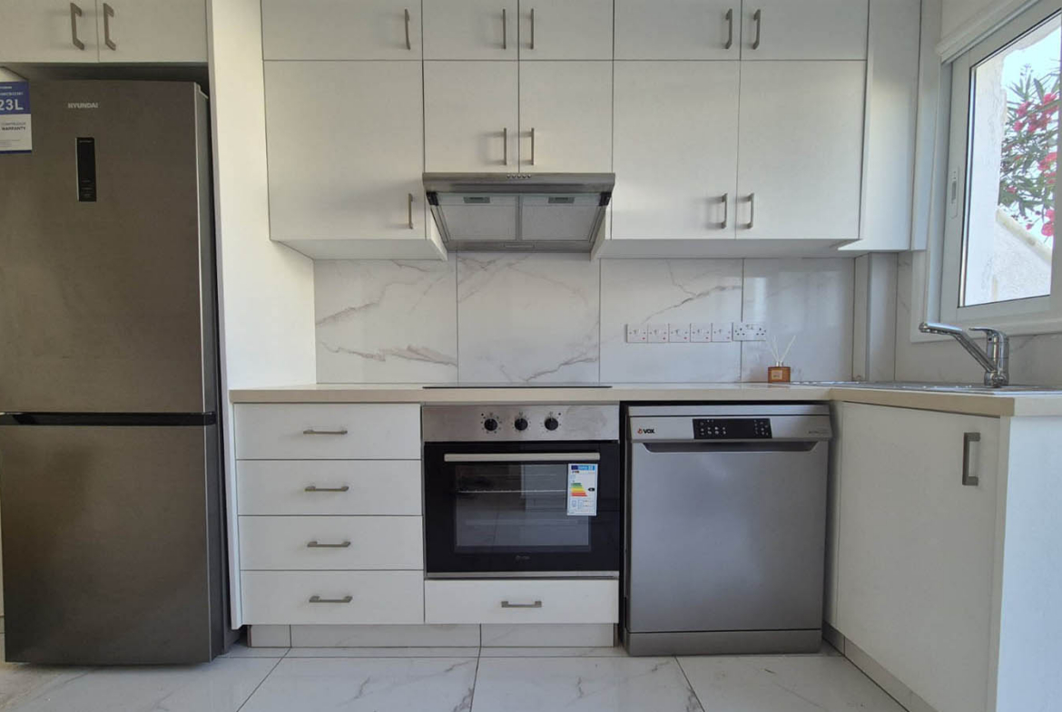2-Bedroom Townhouse in Kings Beach Park, just 300 meters from the sea
