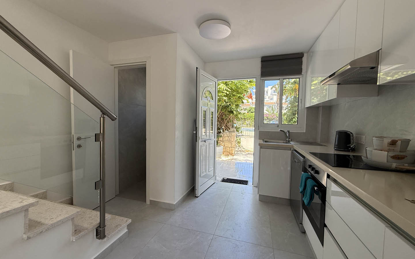 Renovation example №5(10) 2-Bedroom Townhouse in Kings Beach Park, just 300 meters from the sea