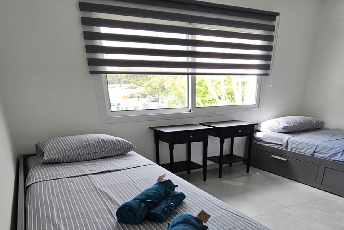 2-Bedroom Townhouse in Kings Beach Park, just 300 meters from the sea