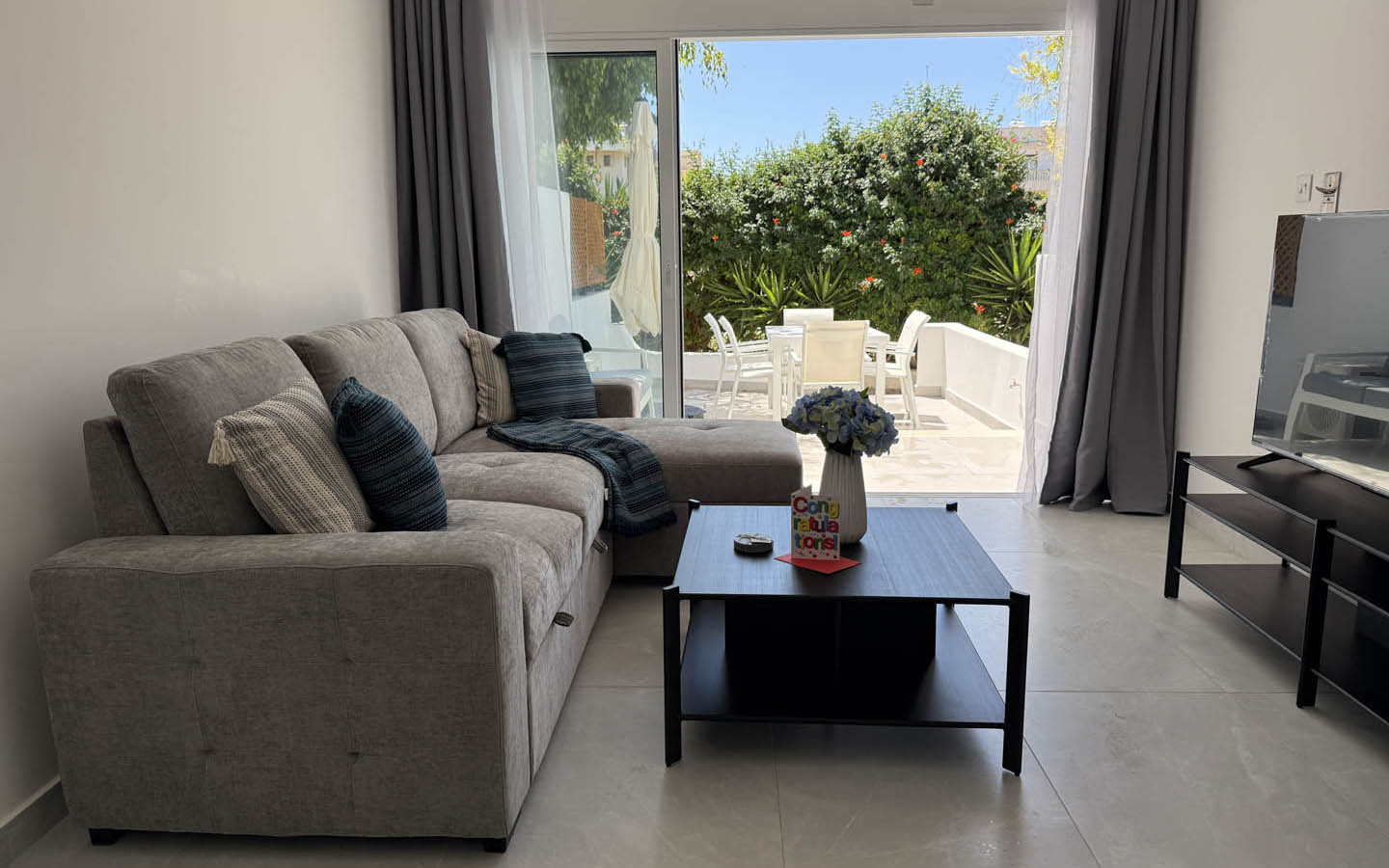 Renovation example №5(4) 2-Bedroom Townhouse in Kings Beach Park, just 300 meters from the sea