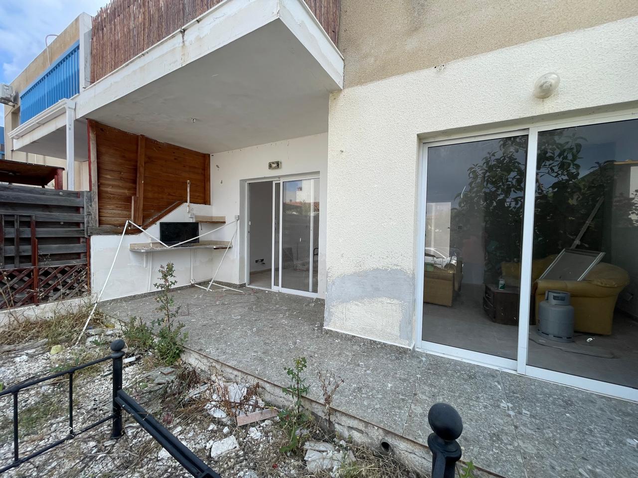 Ground-Floor Apartment with Private Outdoor Area and Communal Swimming Pool
