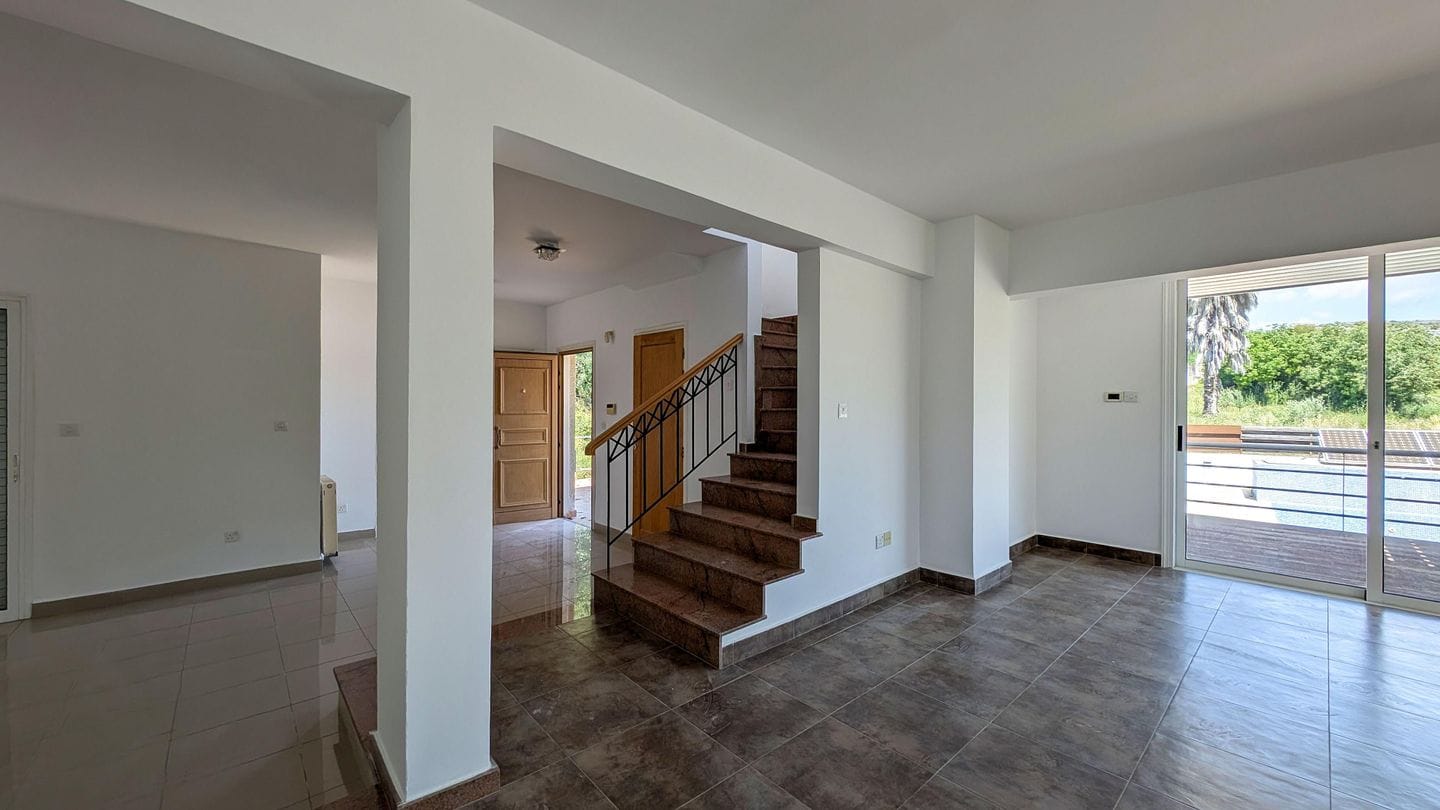 key-ready-villa-property-for-sale-paphos-cyprus11 Three-Bedroom Villa with a Private Pool and basement