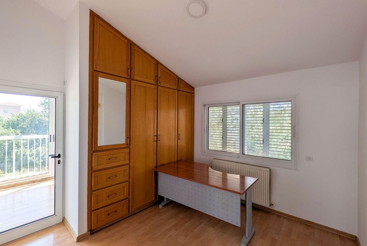 Three-Bedroom Villa with a Private Pool and basement