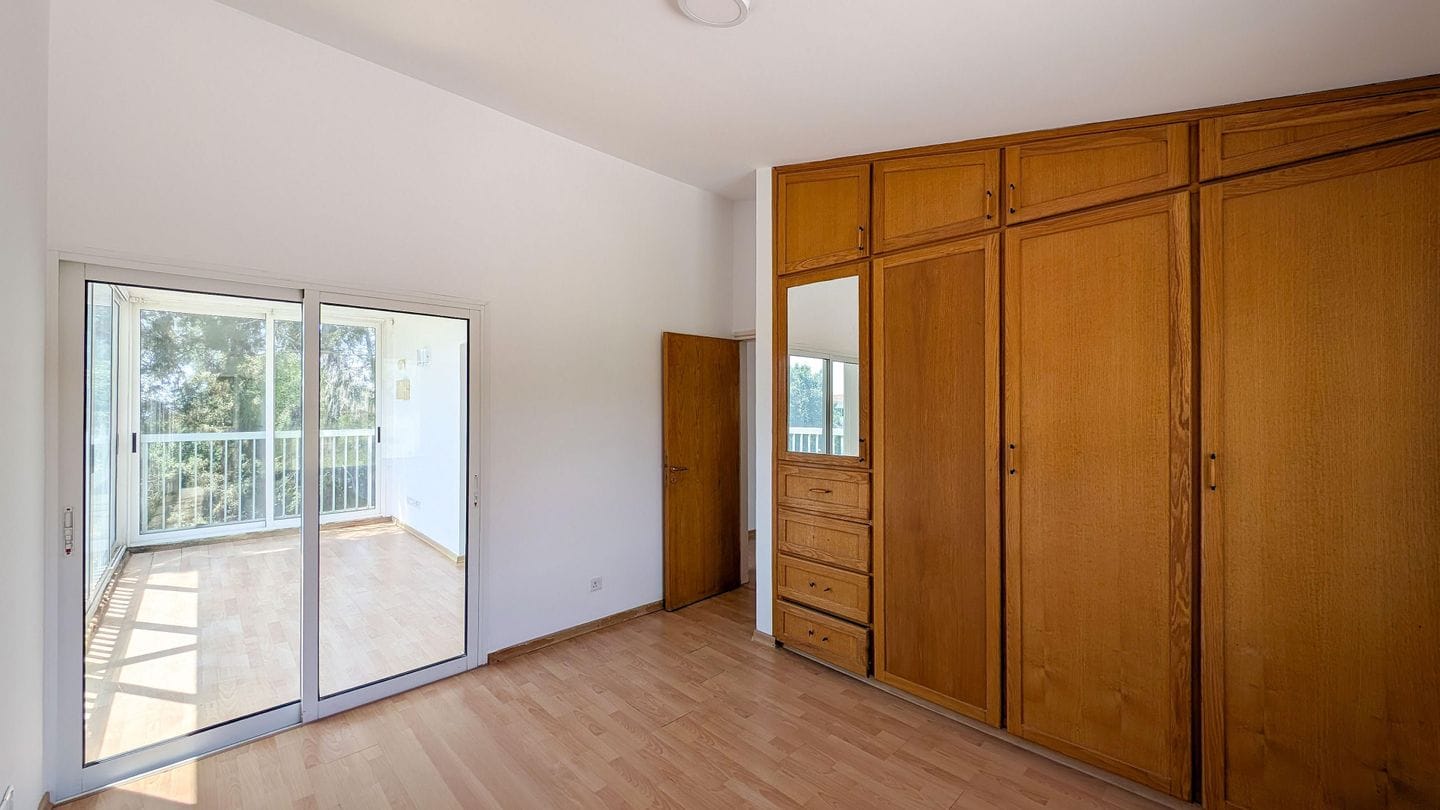 key-ready-villa-property-for-sale-paphos-cyprus22 Three-Bedroom Villa with a Private Pool and basement
