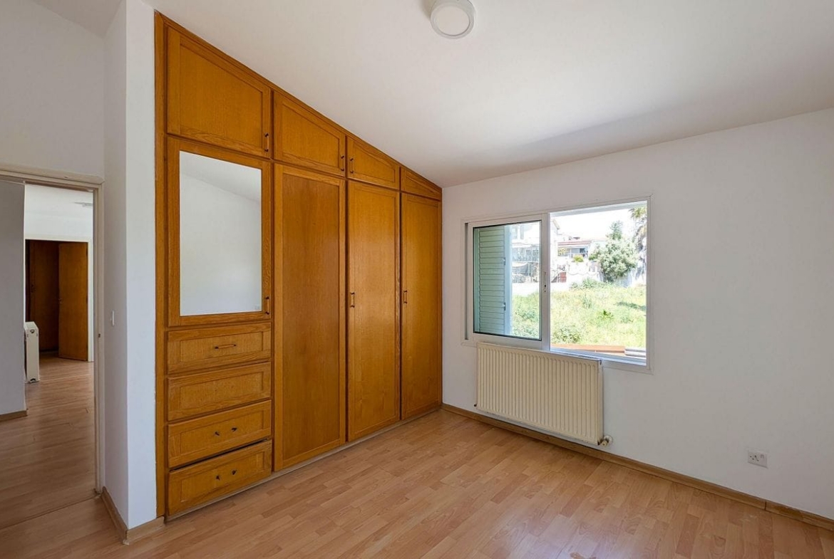 Three-Bedroom Villa with a Private Pool and basement