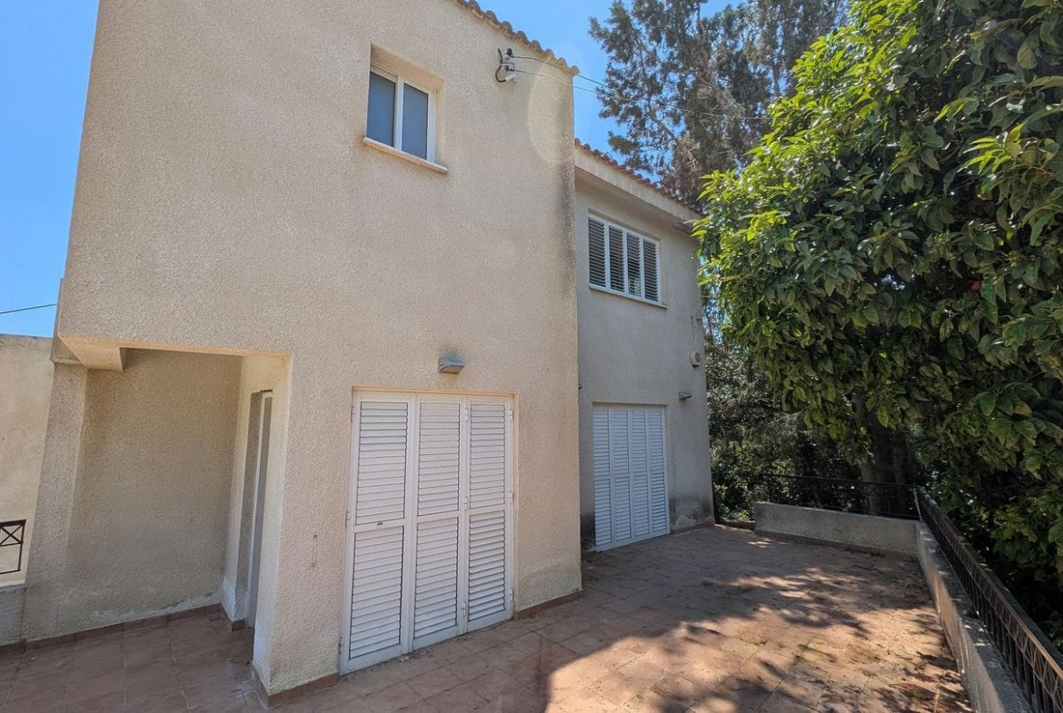 Three-Bedroom Villa with a Private Pool and basement