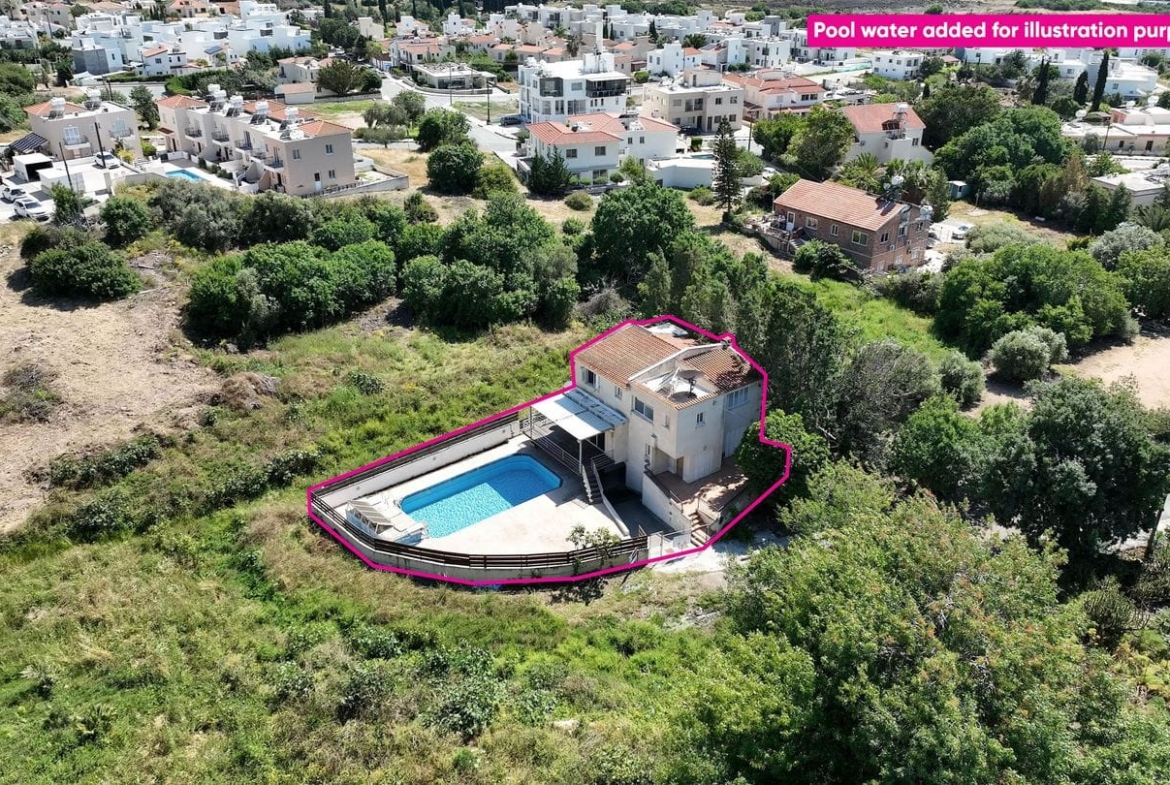 Three-Bedroom Villa with a Private Pool and basement