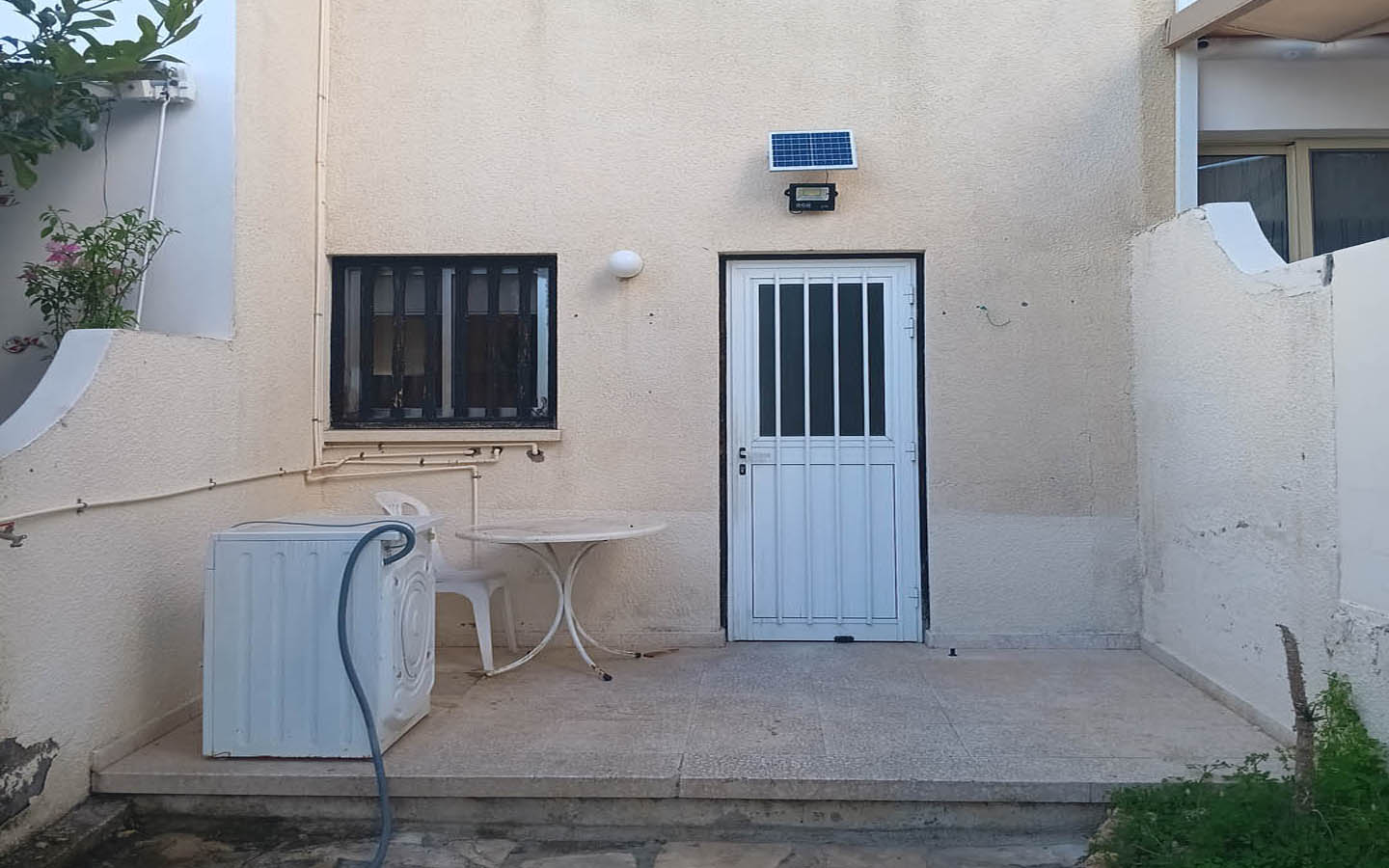 town-house-for-sale-near-sea-paphos-cyprus1 2-Bedroom Townhouse in Kings Beach Park, just 300 meters from the sea