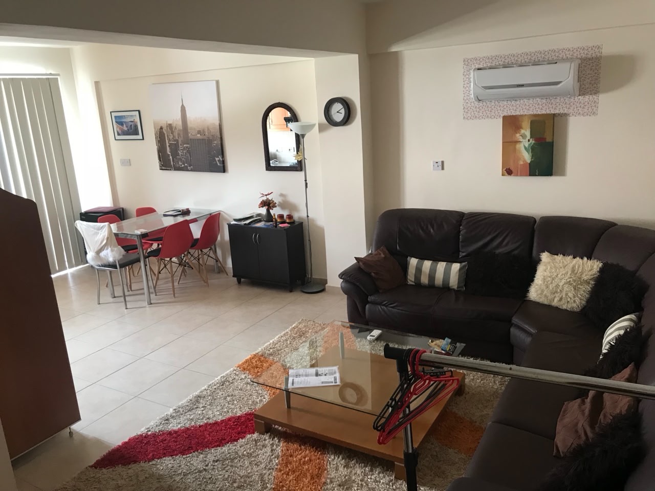 Large 1-bedroom ground apartment in Universal tourist area small garden