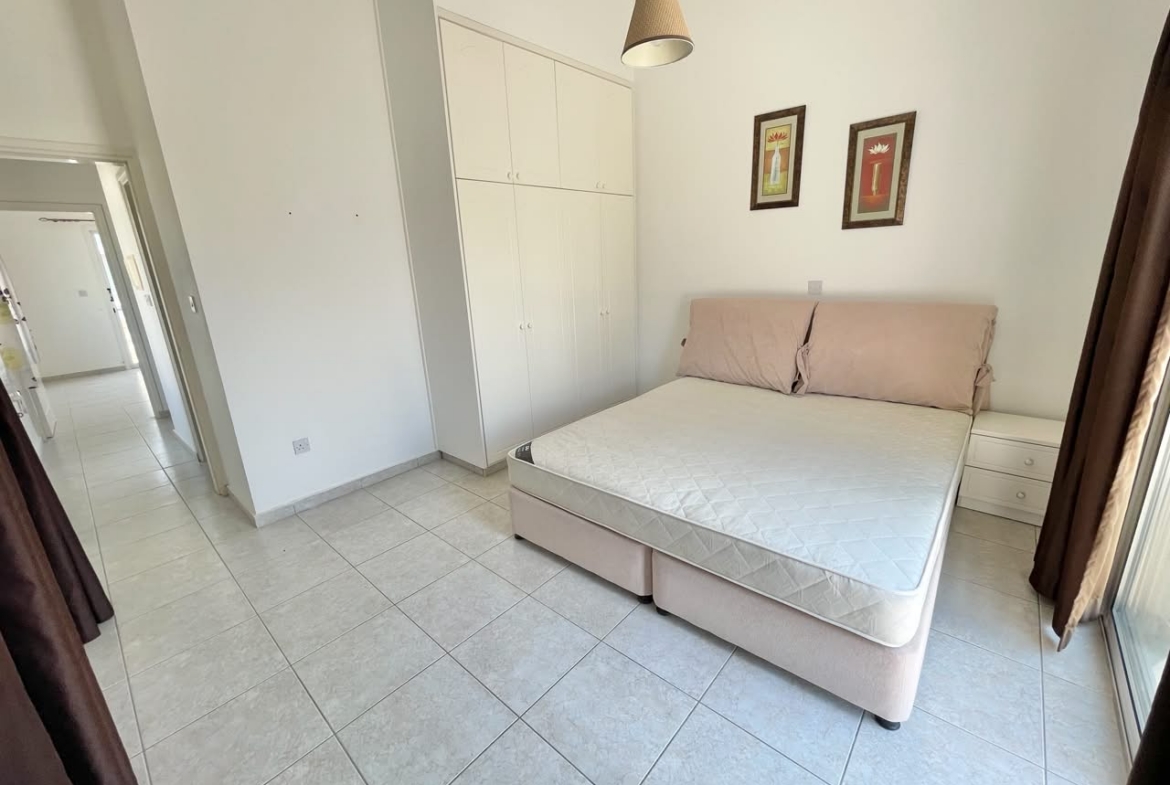 2-Bedroom House with a Communal Swimming Pool near the Coral Bay Coast