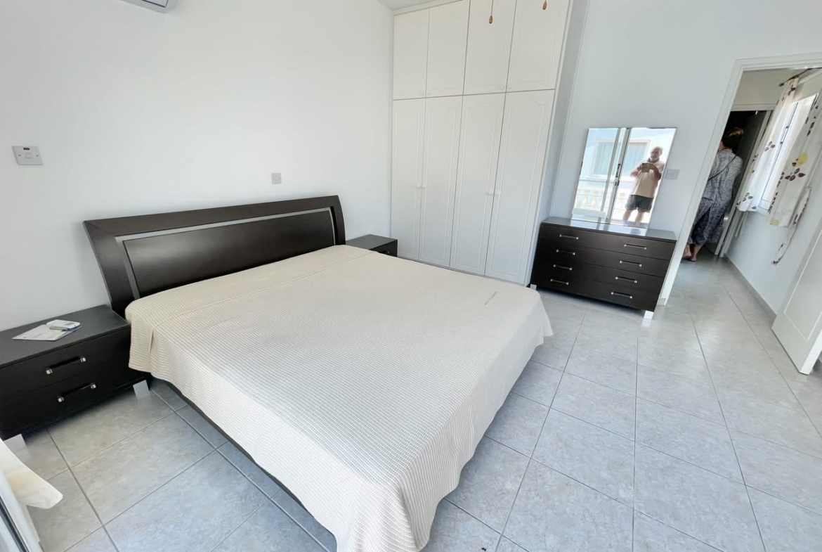 2-Bedroom House with a Communal Swimming Pool near the Coral Bay Coast