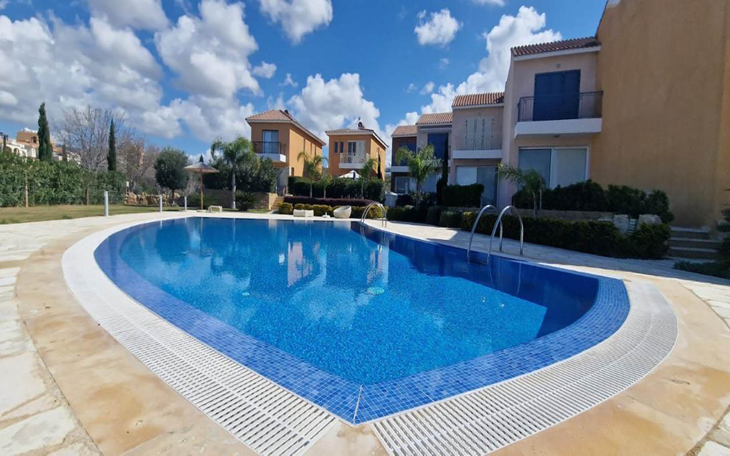 key-ready-modern-bungalow-for-sale-paphos-cyprus11 Modern 2-Bedroom Bungalow with safe, well-organized environment