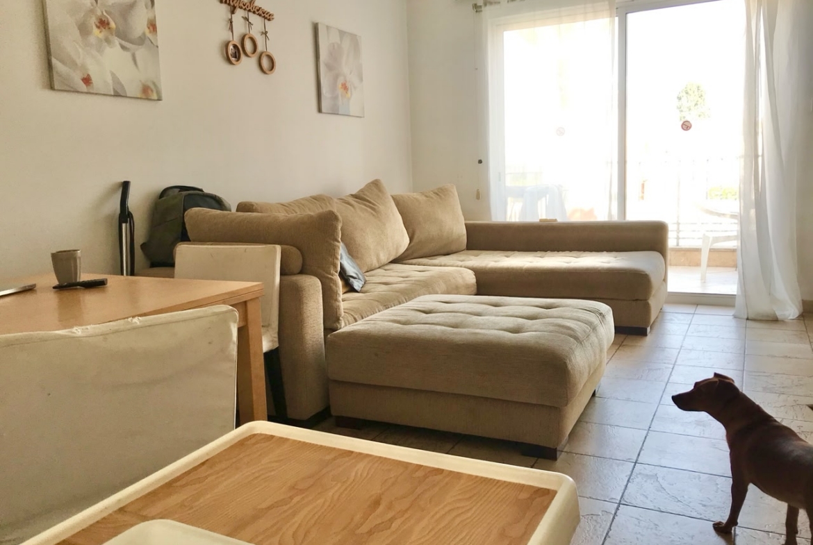 Large 1-bedroom upper apartment in Universal tourist area