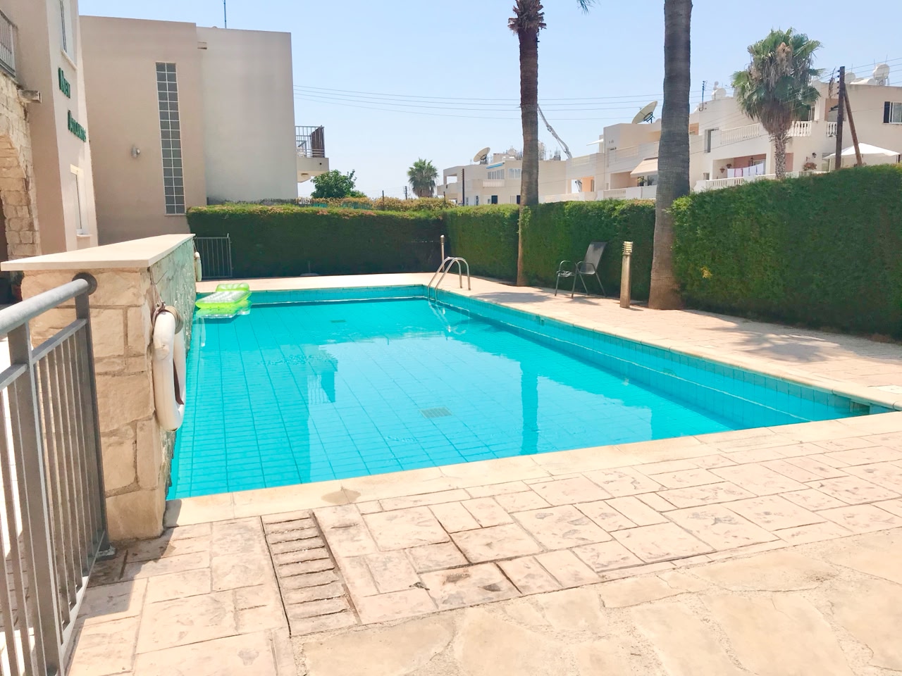 key-ready-top-floor-apartment-for-sale-paphos-universal-cyprus4 Large 1-bedroom upper apartment in Universal tourist area