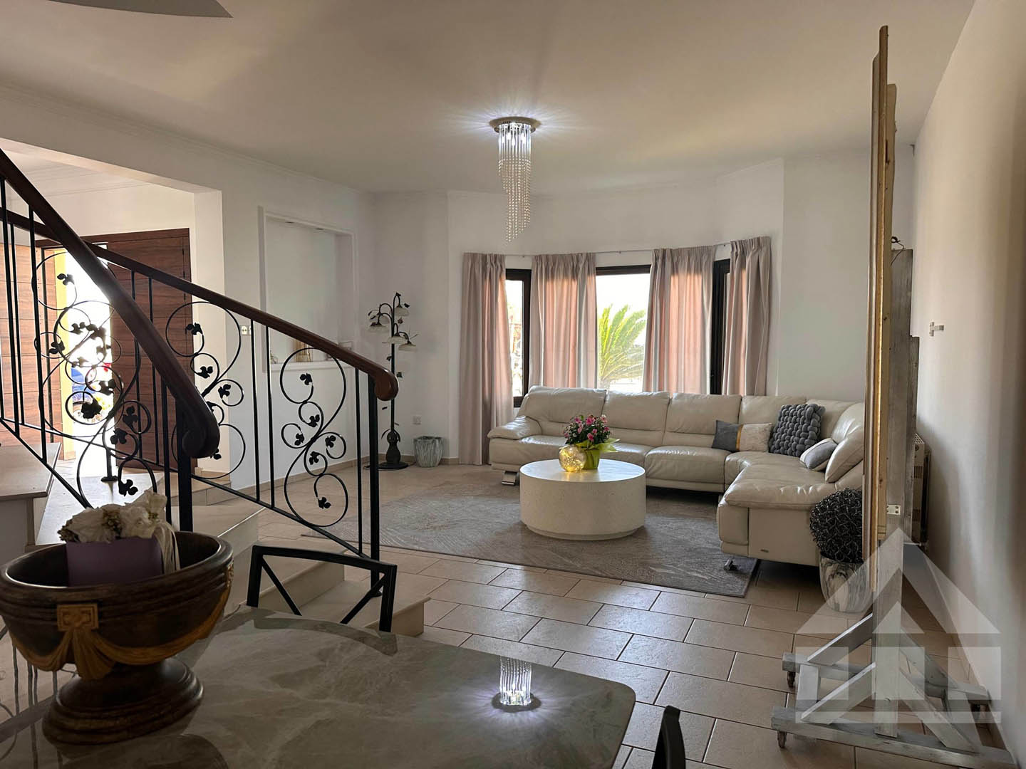 3-Bedroom Villa with Festive Accents