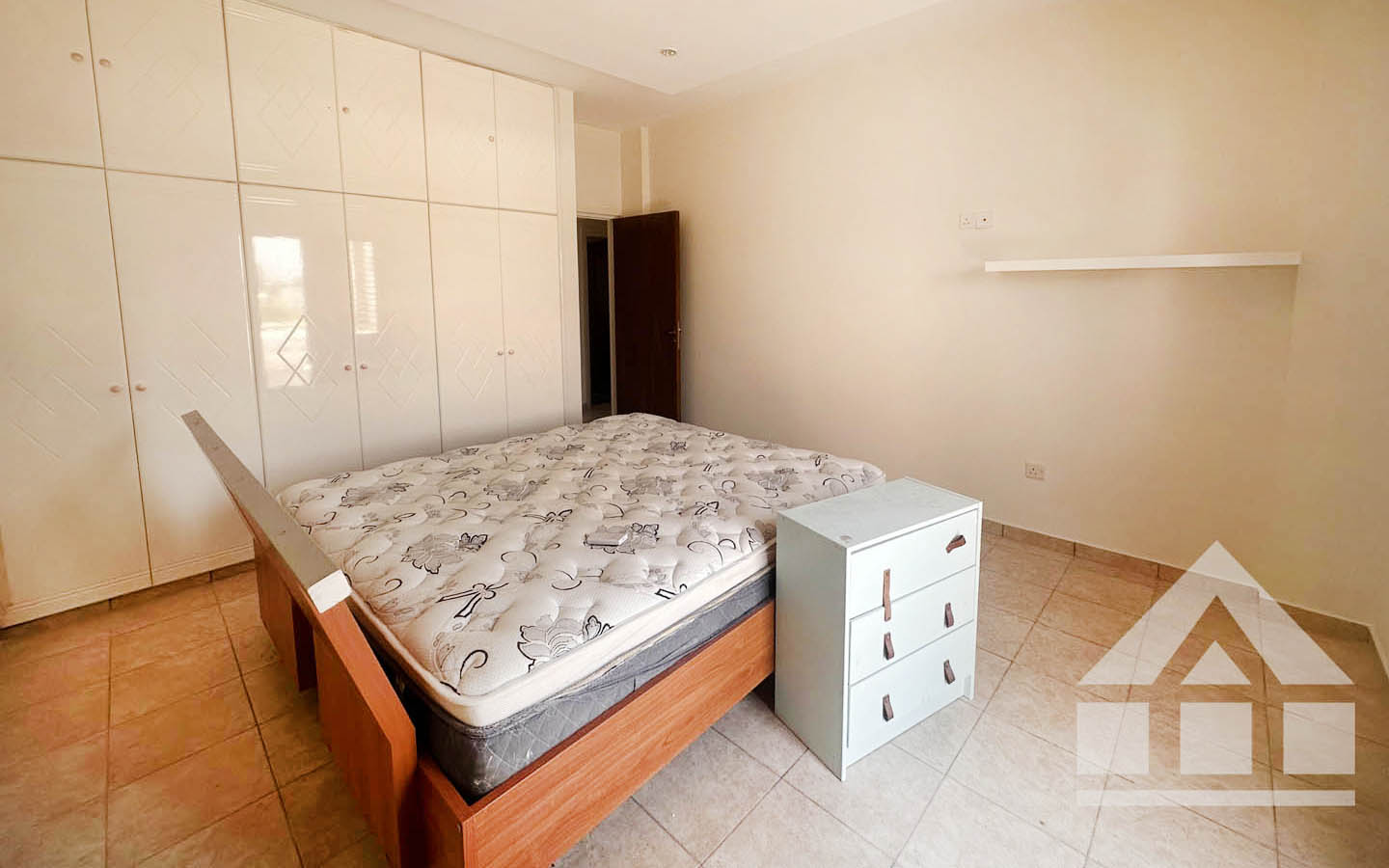 Detached 3-Bedroom House — a Practical and Pleasant Option