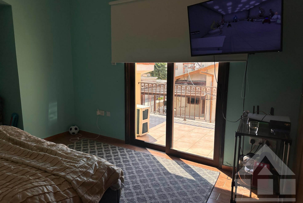3-Bedroom Villa with Festive Accents