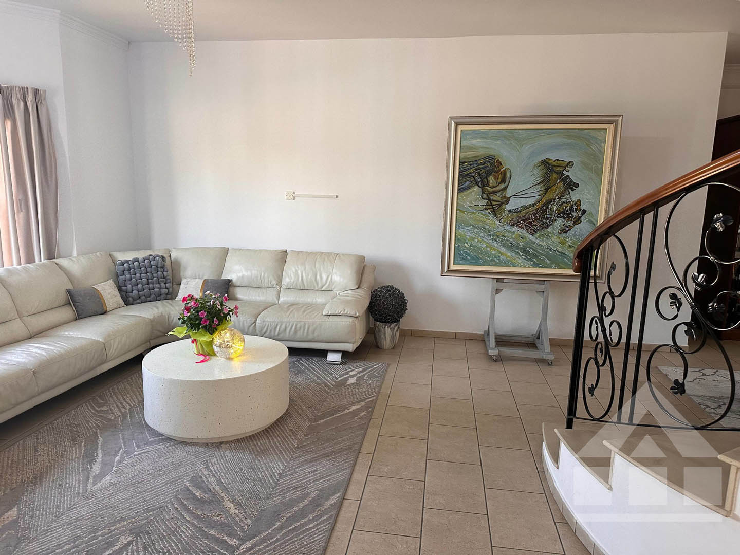 3-Bedroom Villa with Festive Accents