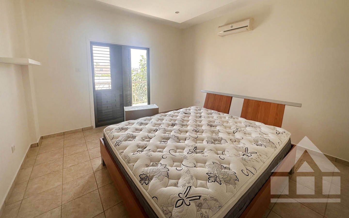 Detached 3-Bedroom House — a Practical and Pleasant Option