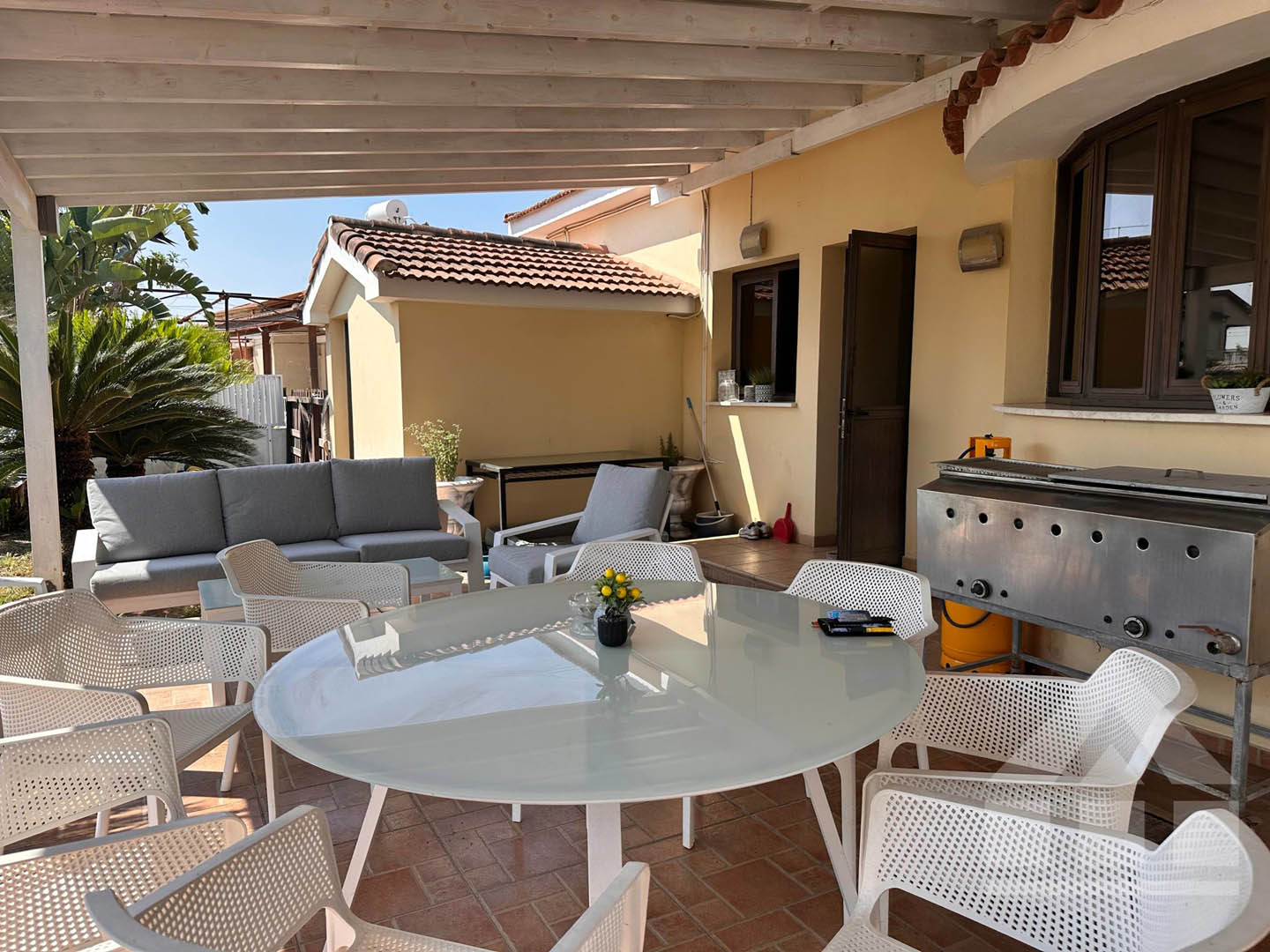 3-Bedroom Villa with Festive Accents