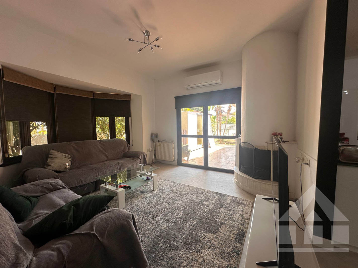 3-Bedroom Villa with Festive Accents