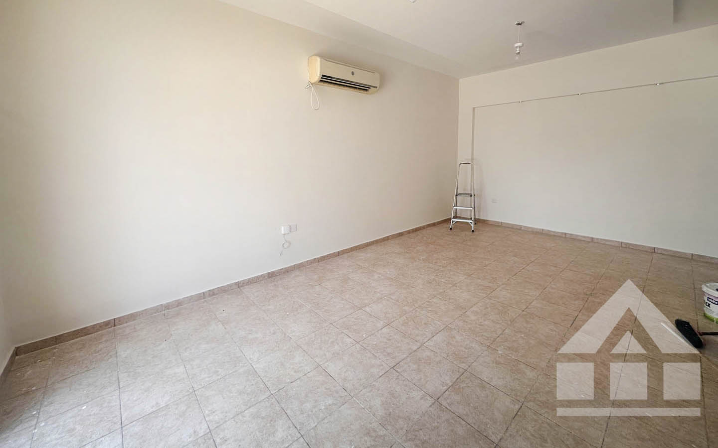 Detached 3-Bedroom House — a Practical and Pleasant Option
