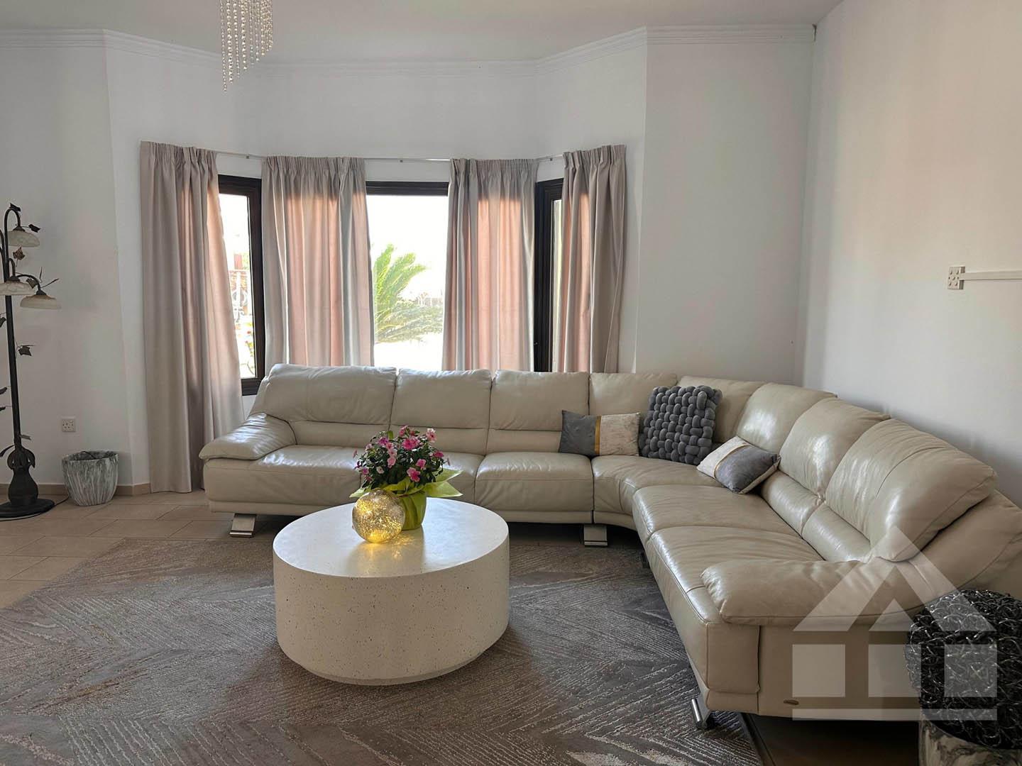 3-Bedroom Villa with Festive Accents
