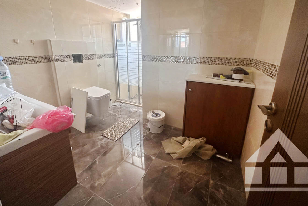 Detached 3-Bedroom House — a Practical and Pleasant Option