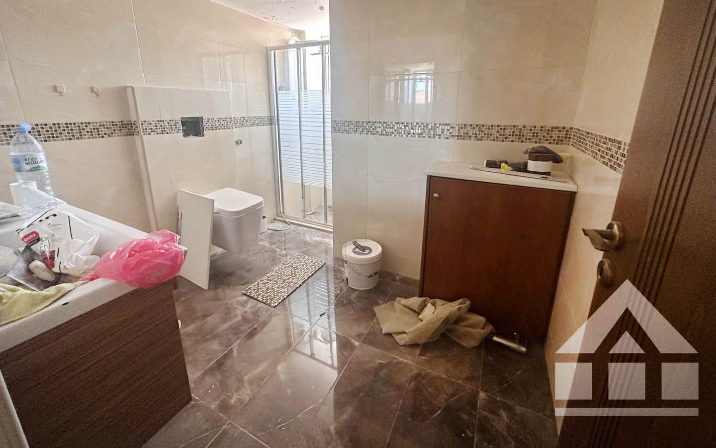 Detached 3-Bedroom House — a Practical and Pleasant Option