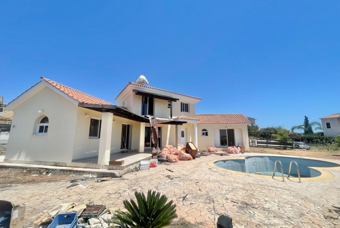3-Bedroom Villa with a Private Pool and Sea Views